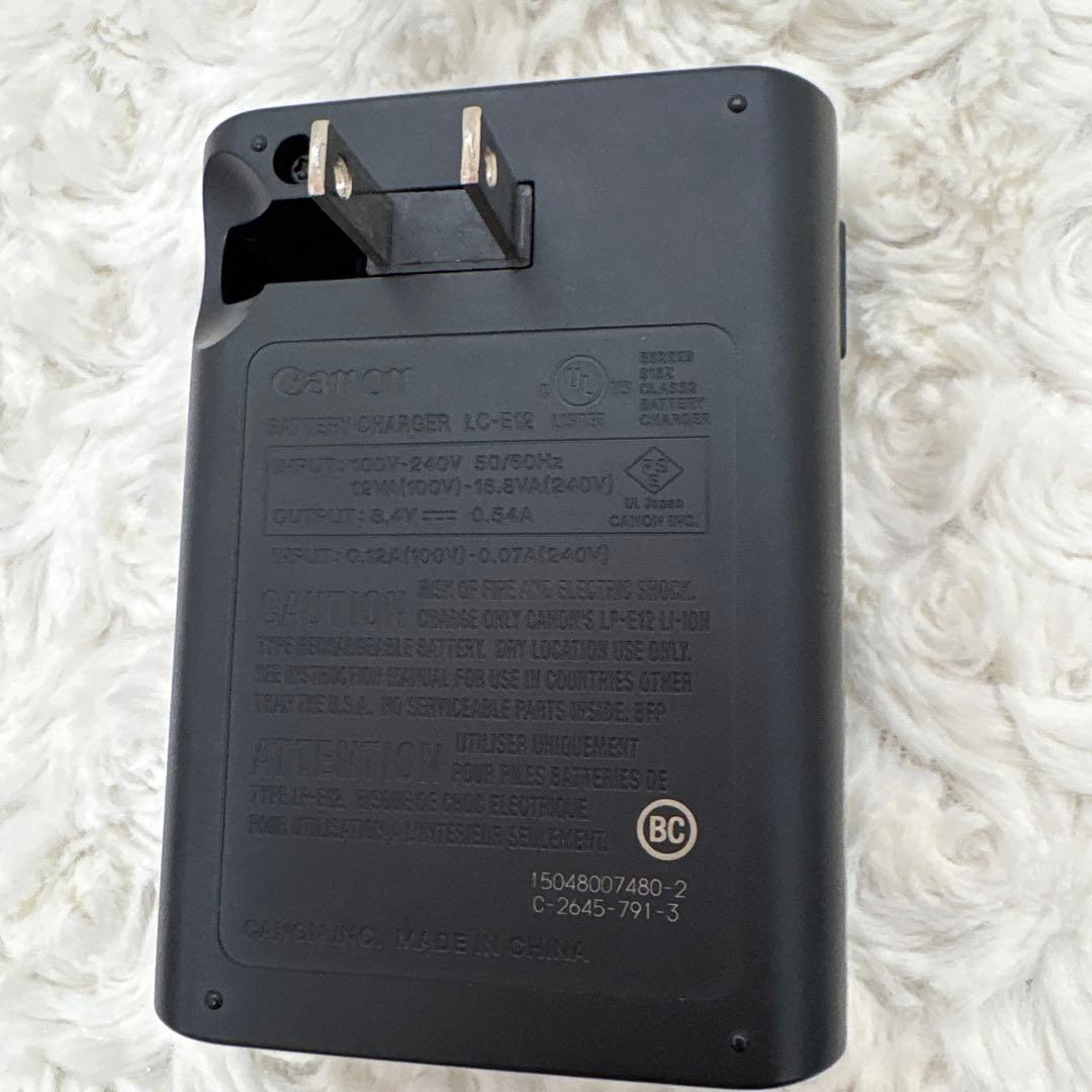 ジャンク キヤノン EOS M10 カメラ本体ボディ、充電器、バッテリー