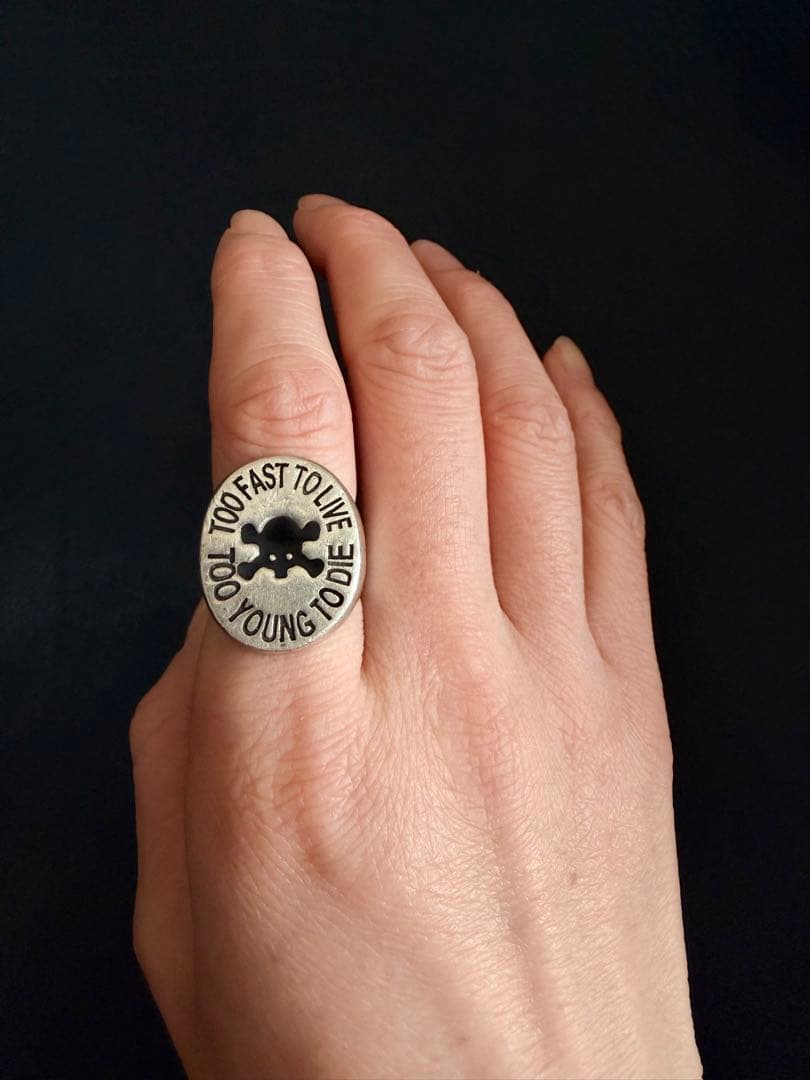 Vivienne Westwood ヴィヴィアン ウエストウッド　スカルリングM