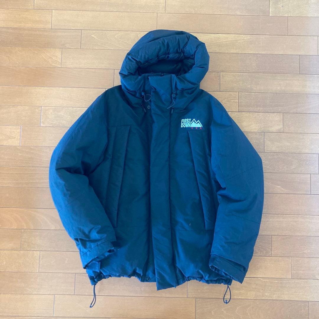 FIRST DOWN ブラックダウンジャケット