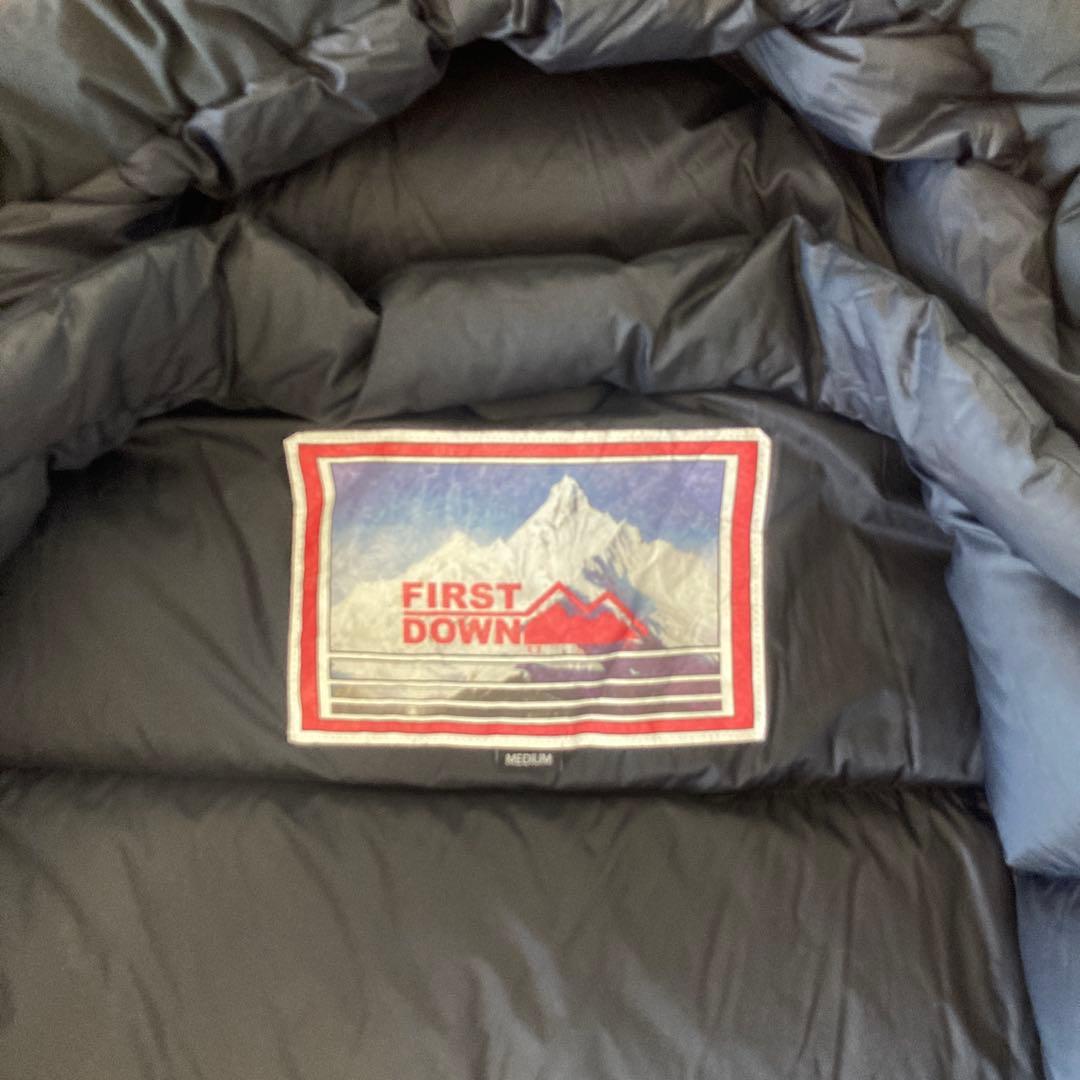 FIRST DOWN ブラックダウンジャケット