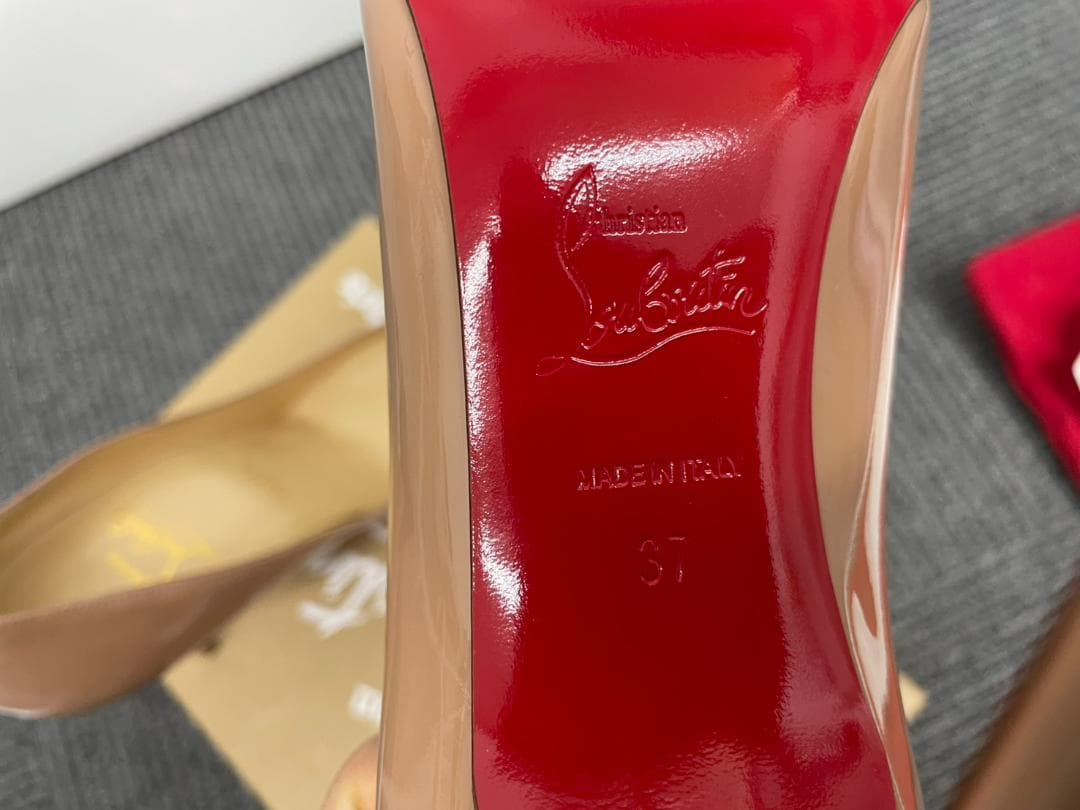 【美品】クリスチャンルブタン ルブタン ハイヒール ベージュ