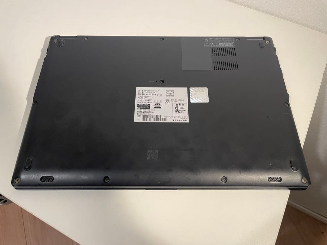FUJITSU　LIFEBOOK U937 13.3インチ　LTEモデル