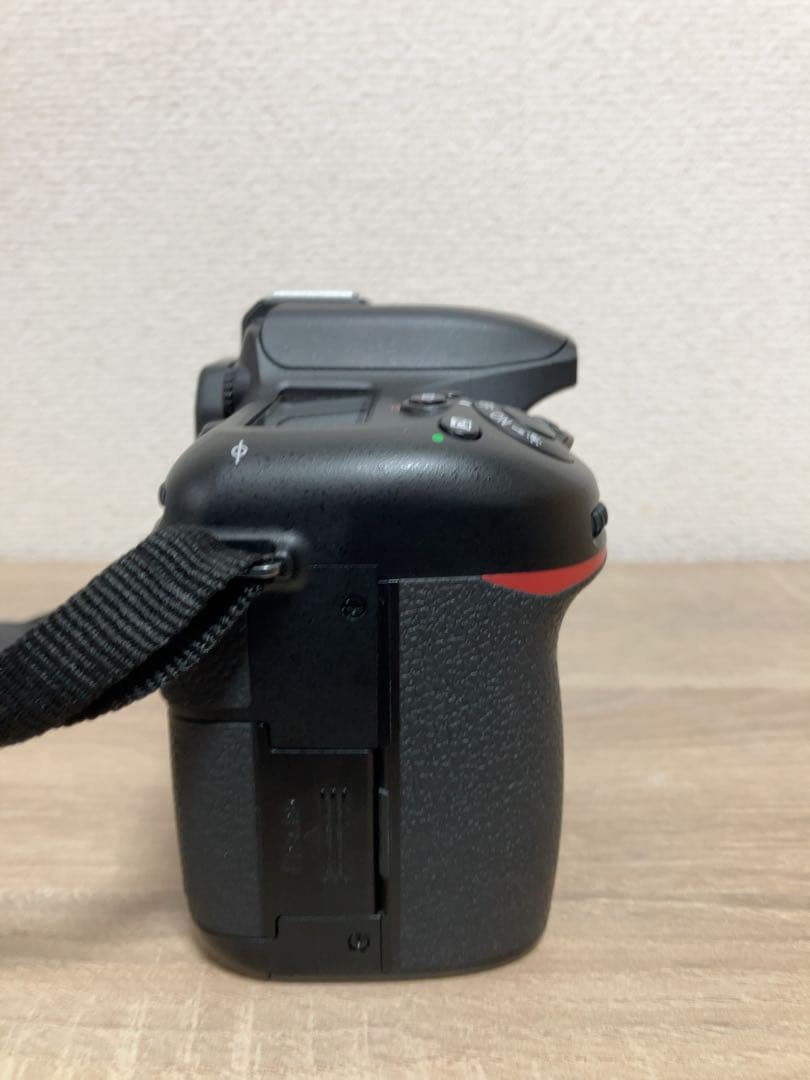 らび【美品】Nikon D7500 レンズキット
