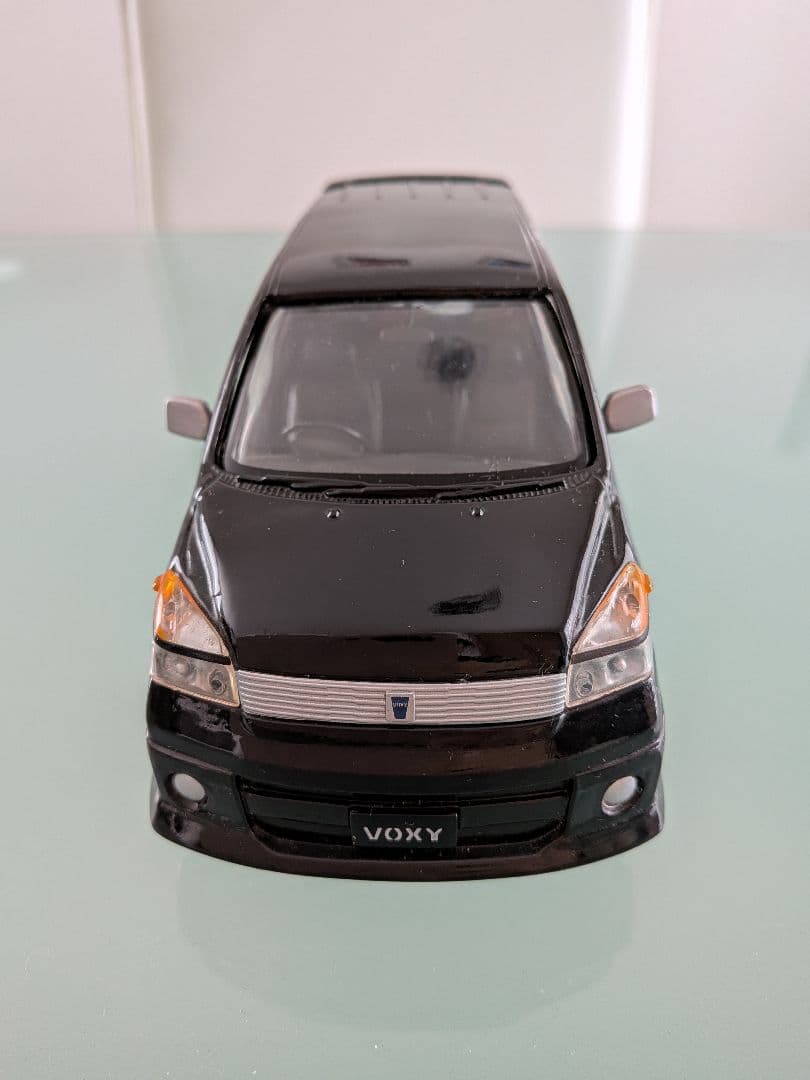 ア*ァ様 トヨタ　初代ヴォクシー　カラーサンプル　1/24