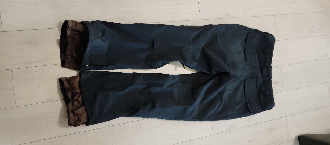 BURTON スノーボードパンツ Mサイズ ブラック　GORE-TEX