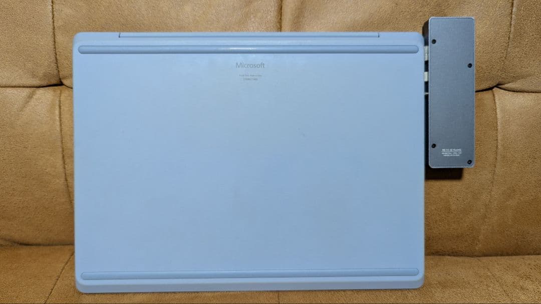 Microsoft Surface Laptop go 12.4インチ