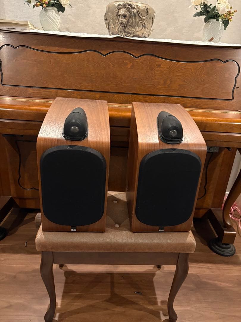 B&W705 スピーカー　Bowers & Wilkins