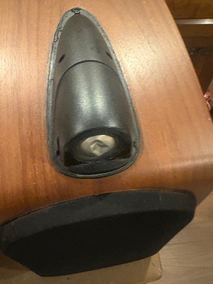 B&W705 スピーカー　Bowers & Wilkins