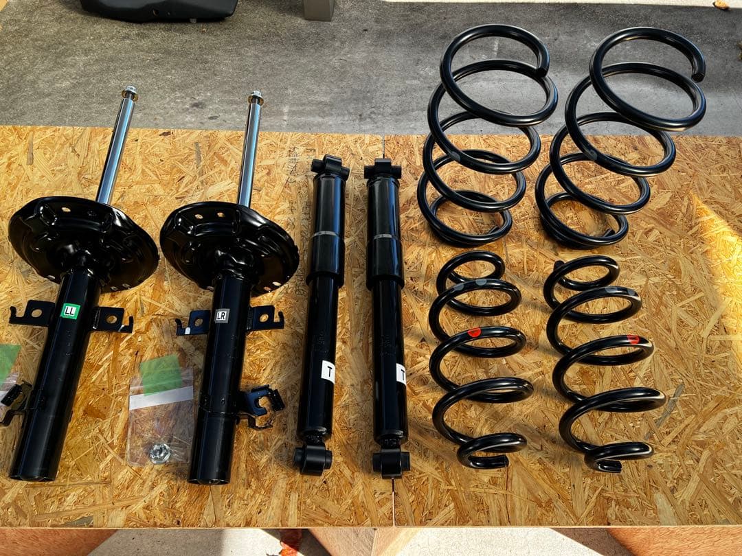 最終値下げ　日産 ニッサン T32 エクストレイル 純正 サス　 新車外し 美品