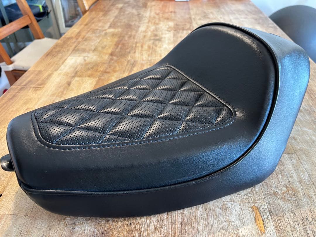 ハーレー　純正　ソロシート　スポーツスター　XL1200NS アイアン