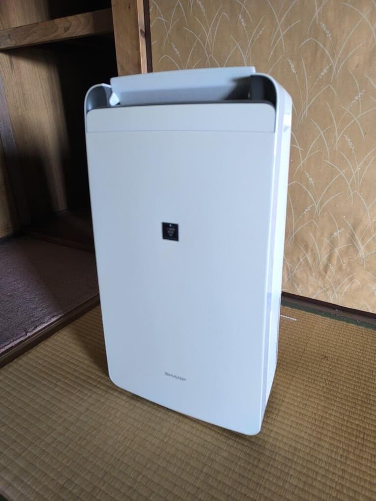 【美品】SHARP シャープ 衣類乾燥除湿機 CV-N120-W 2022年製