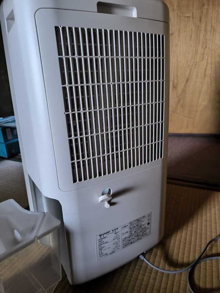 【美品】SHARP シャープ 衣類乾燥除湿機 CV-N120-W 2022年製