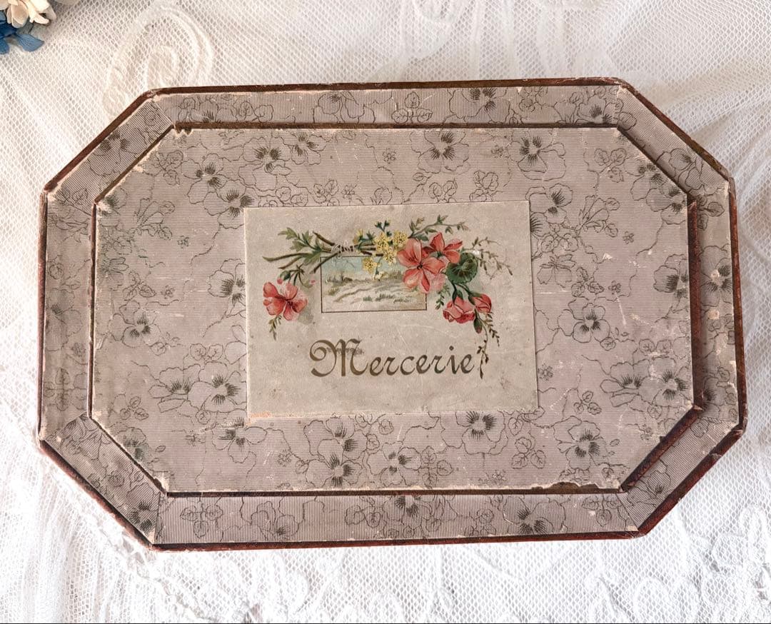 フランスアンティーク ソーイングセット 紙箱 レース 糸巻き レース ボタン