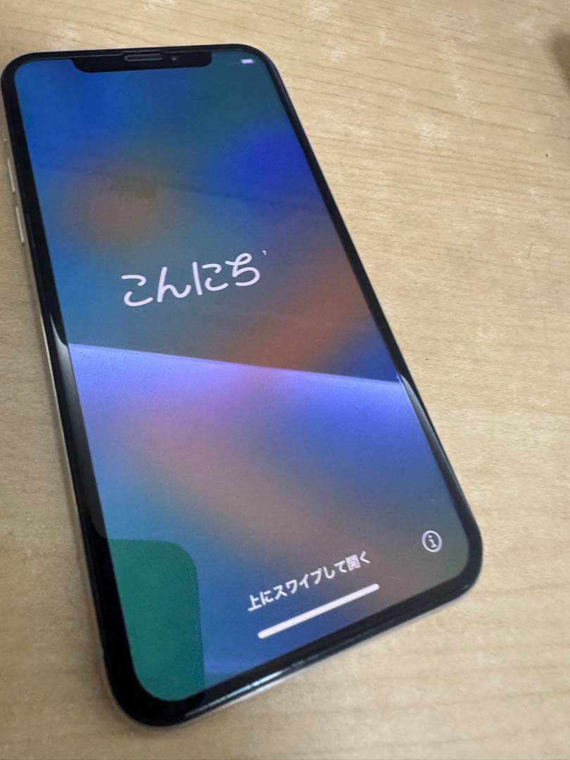 iPhone X シルバー　5.8 インチ　64GB