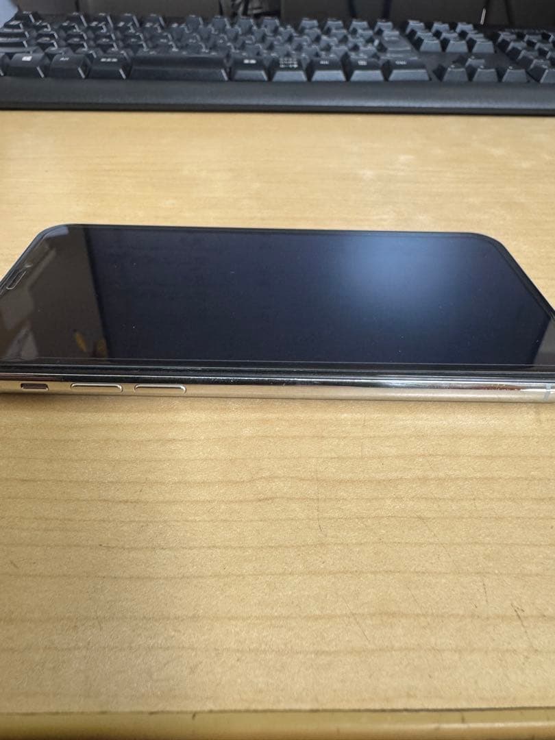 iPhone X シルバー　5.8 インチ　64GB