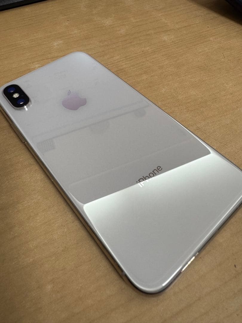 iPhone X シルバー　5.8 インチ　64GB