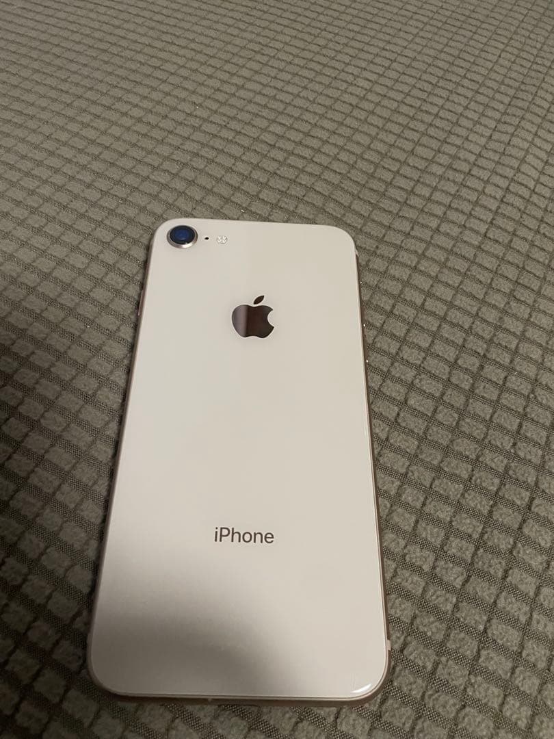 Apple iPhone 8 64GB SIMフリー　ケース&フイルム（新品）付