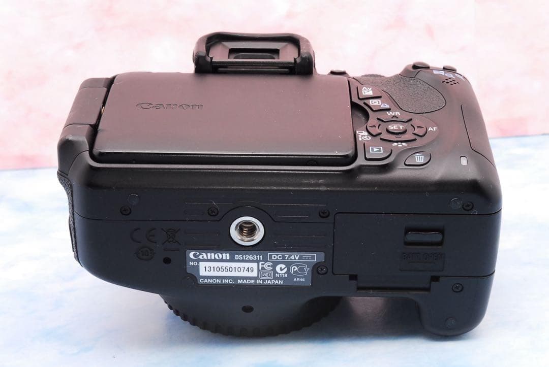 キャノン Kiss X5☆Wレンズ＆バッグ☆一眼レフカメラ☆ショット数少！