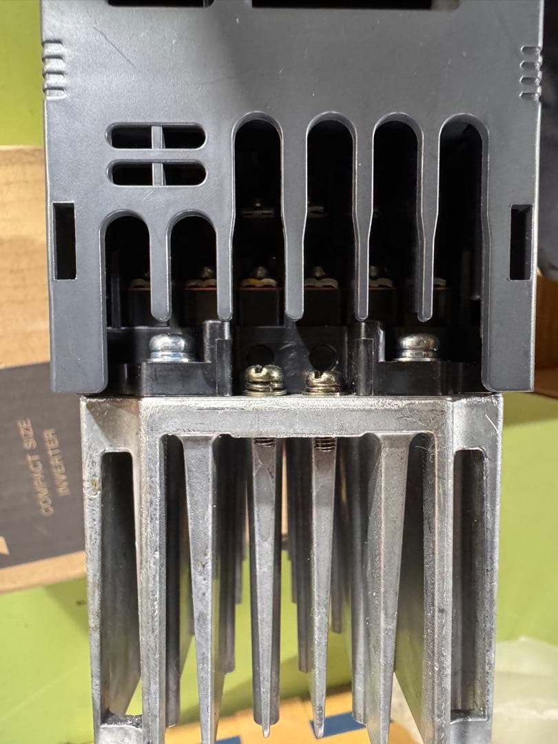 FR-D720-0.75K 三菱インバータ 三菱電機