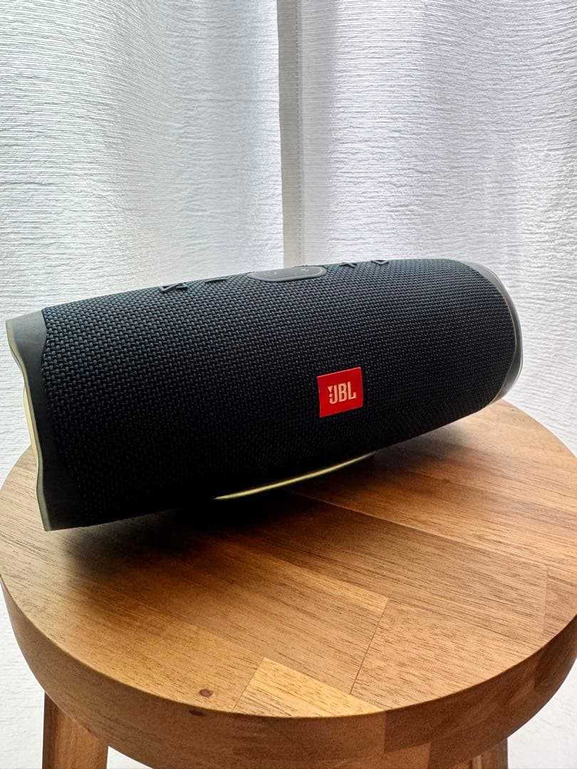 JBL Charge 4 ワイヤレススピーカー