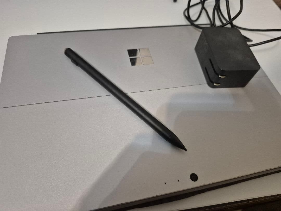 【おまけ付き！】Microsoft Surface Pro 5