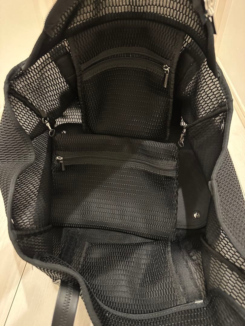 【美品】qbag paris ネスト L zip ブラック