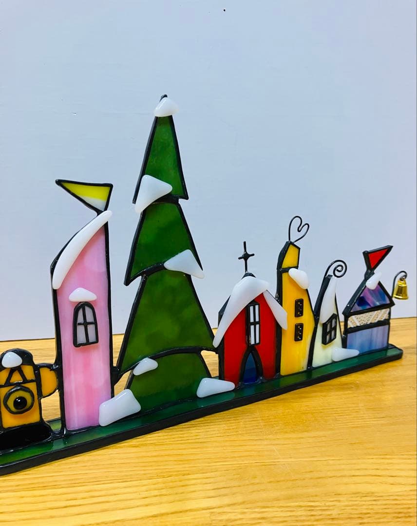 ステンドグラス　ガス燈が並ぶ街並み＆雪の街並み