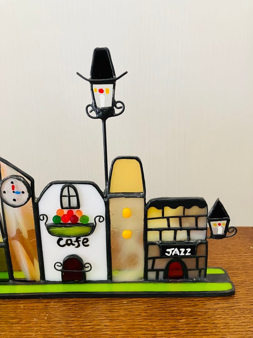 ステンドグラス　ガス燈が並ぶ街並み＆雪の街並み