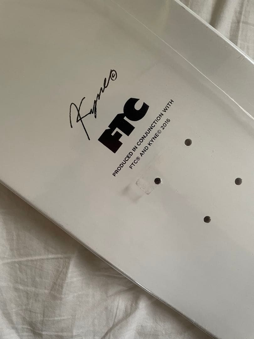 期間限定値下げ！FTC × kyne デッキ スケートボード キネ