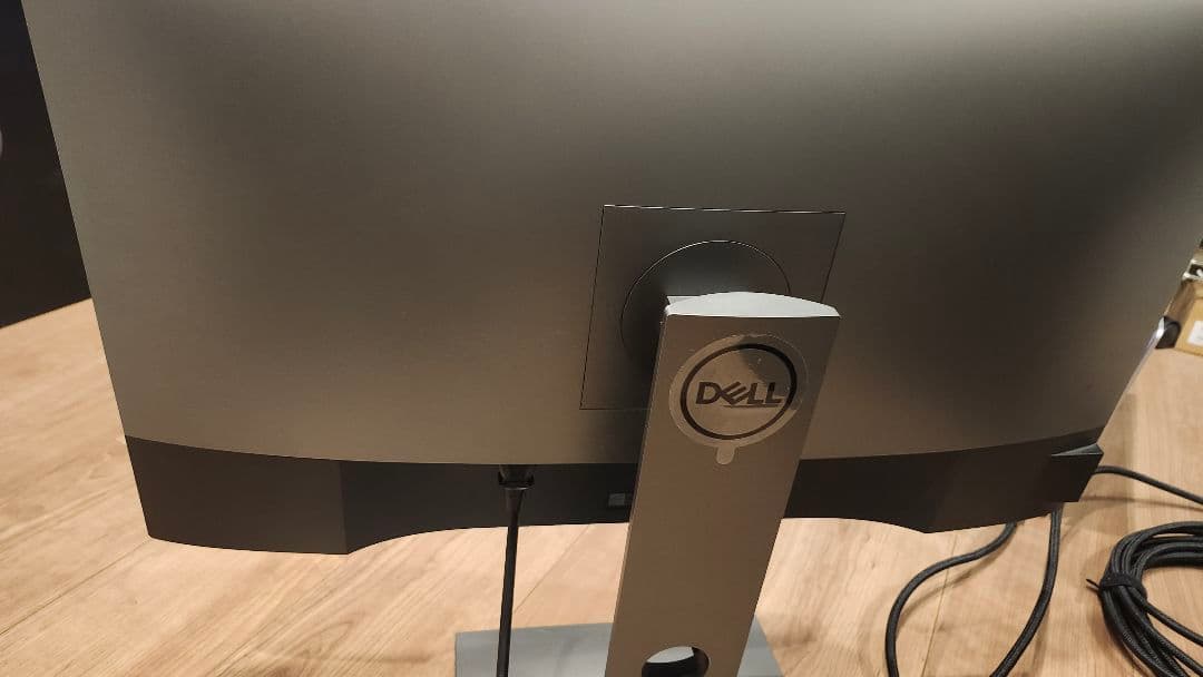 DELL U2720QM 27インチ,4K,モニター,IPS非光沢,本体 箱付き