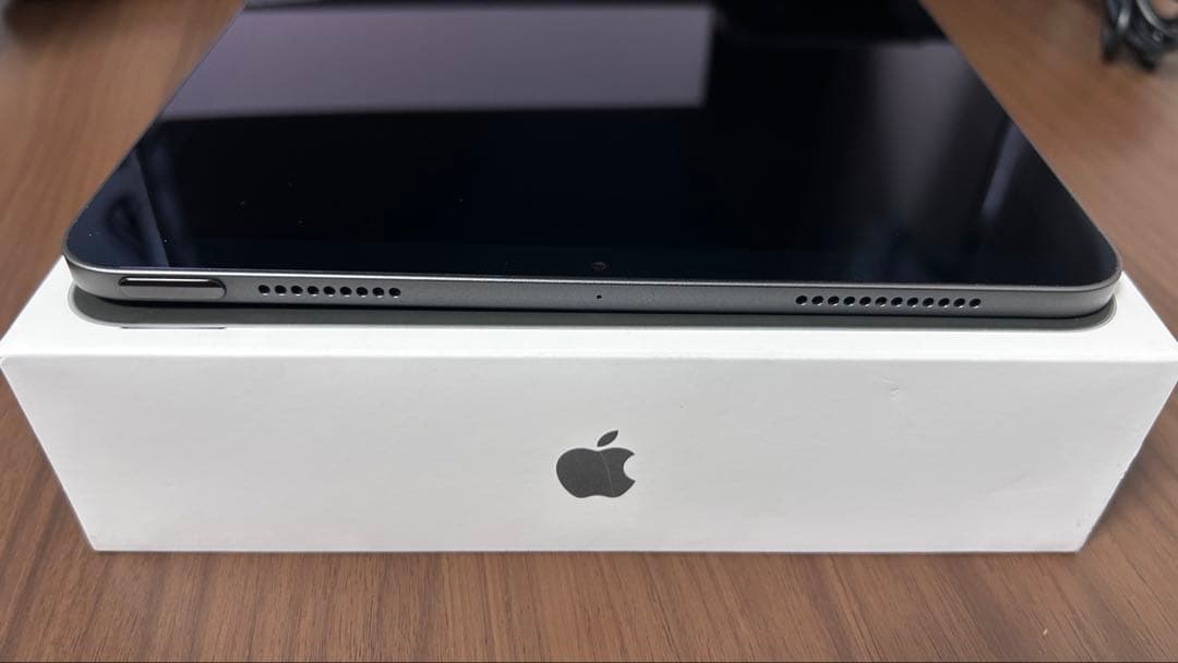 Apple iPad Air(第5世代)64GB【バッテリー最大容量100%】