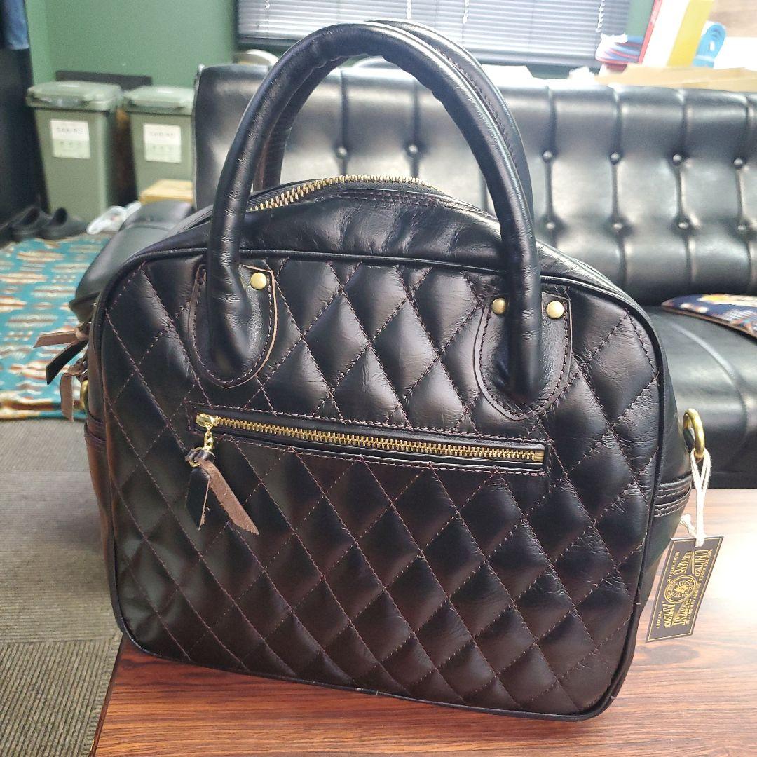 ウエストライドパデッドブリーフバッグキルテイングパッドホースハイド ショルダー付