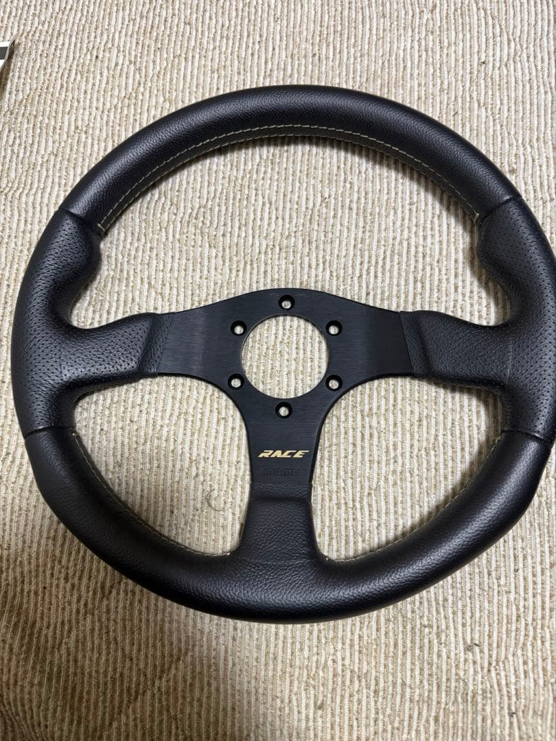 美品モモステ　RACE NOTO BLACK/GOLD 320mm AL-01