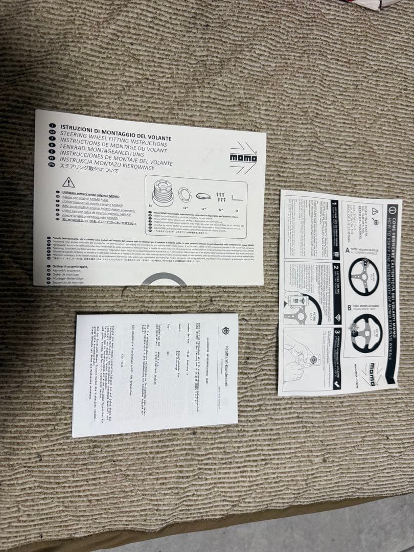 美品モモステ　RACE NOTO BLACK/GOLD 320mm AL-01