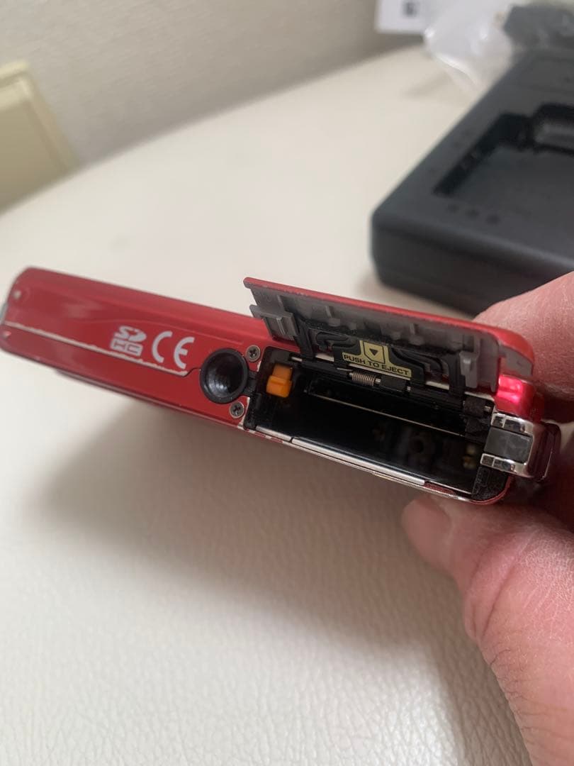 フジフィルム　FUJI Ｚ７００EXR 本体　レッド　コンデジ　箱有　中古動作品