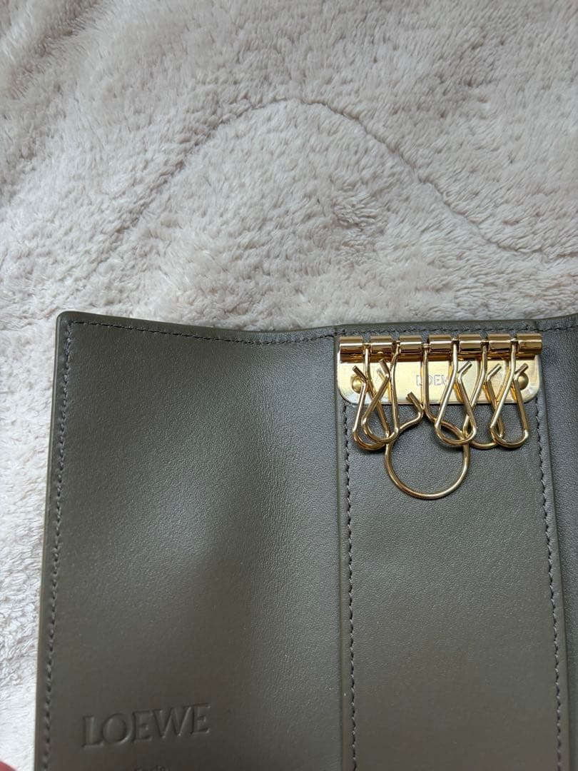LOEWE キーケース ギフトボックス付き