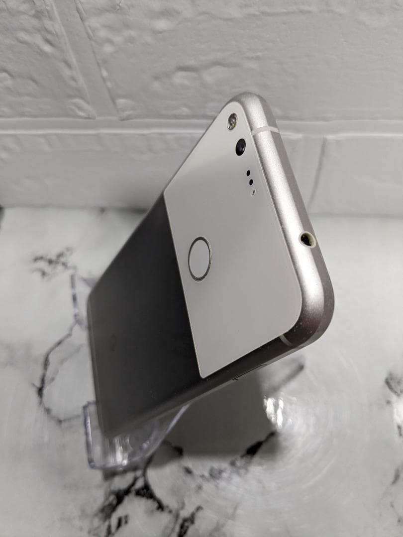 10【白】★特価★Google Pixel XL初代 32GB（日本未発売）