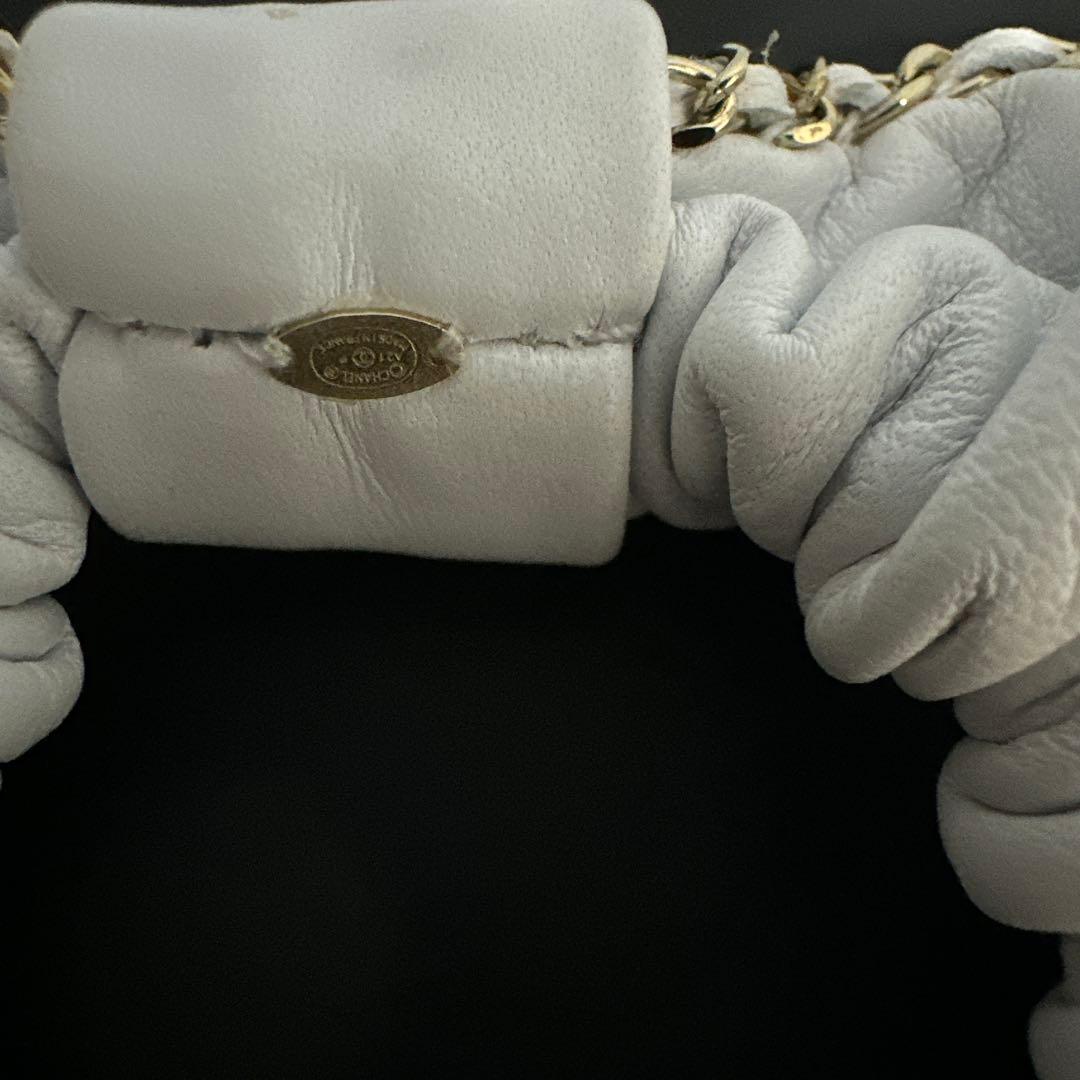 Hippo＠adachi CHANEL 新品　ホワイトレザー シュシュ
