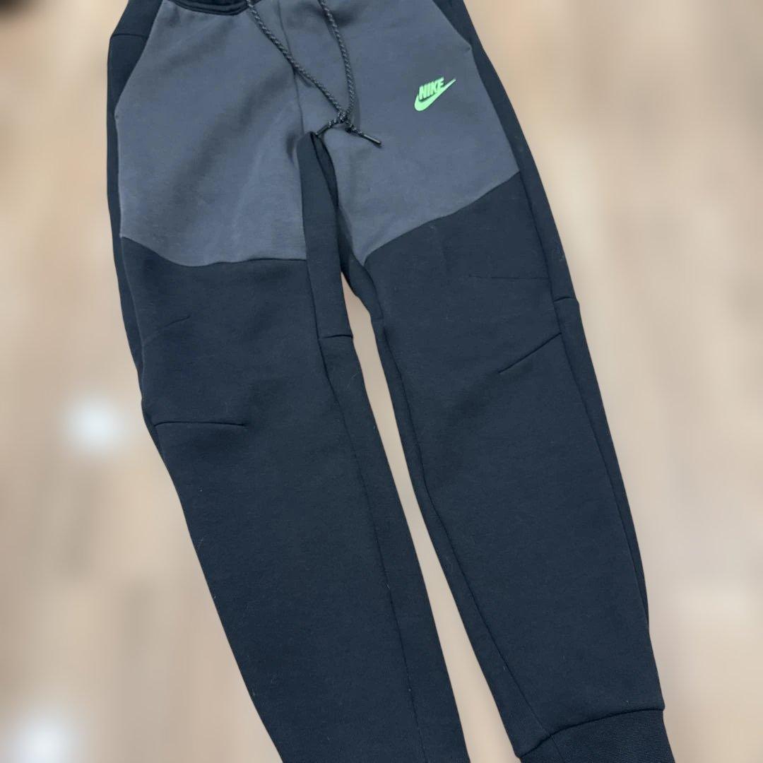 ナイキ　テックフリース　メンズ　上下セット