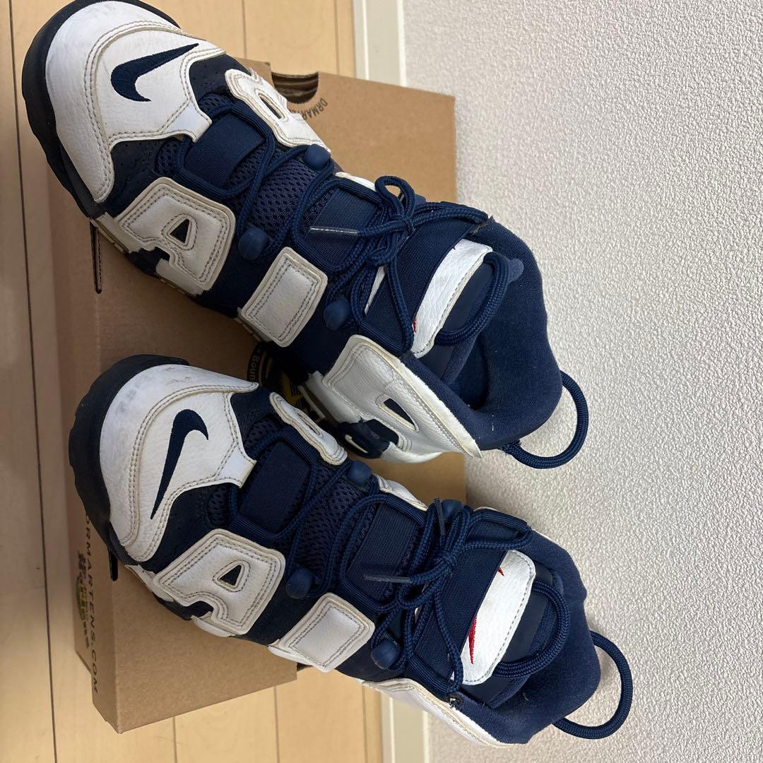 ナイキ　エア　モア　アップテンポ