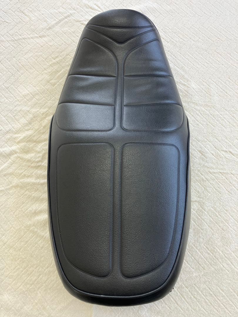 Kawasaki カワサキ ゼファー1100 シート 純正　あんこ抜き加工済み