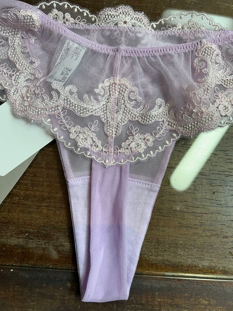 ワコール高級ブランドユエキャミソール&ショーツ「Tバック」セット