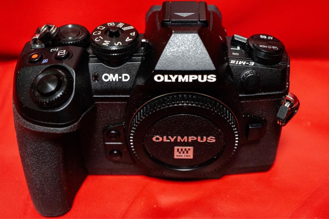 OLYMPUS E-M1 Mark II ミラーレス一眼カメラ