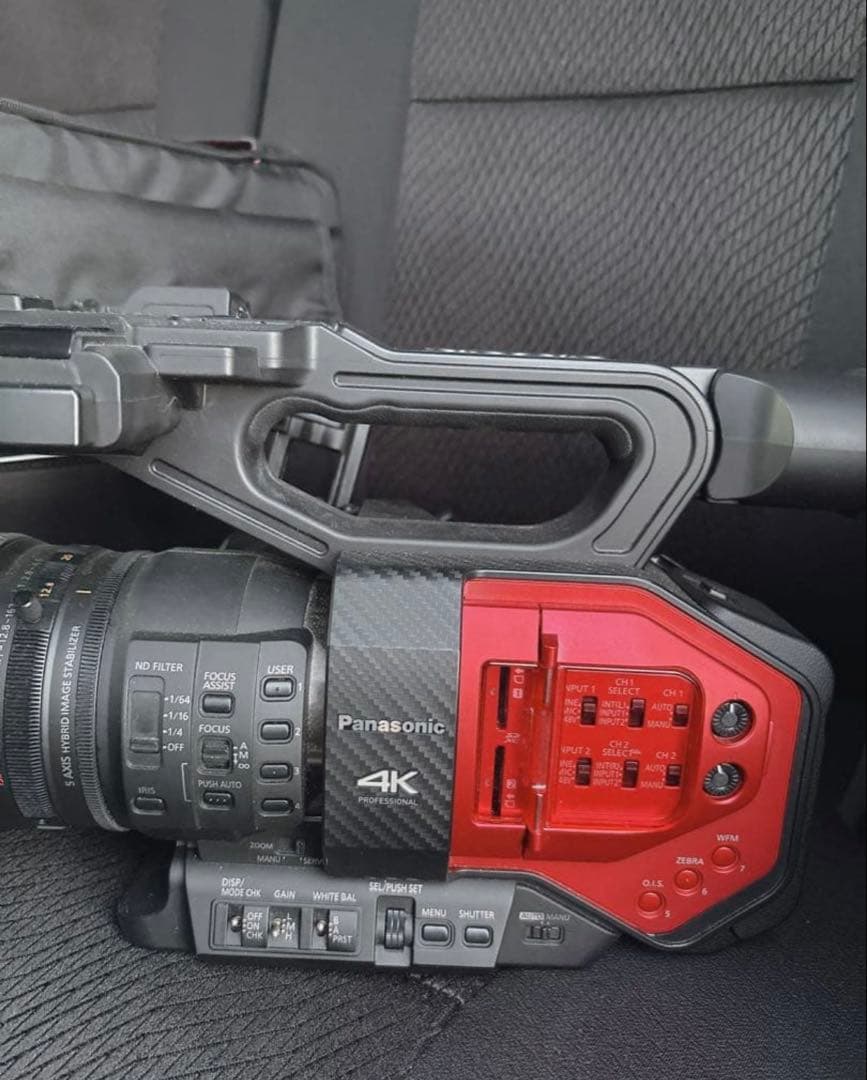 【数回のみ使用美品】＊ 業務用 ＊Panasonic ＊ AG-DVX200 ＊