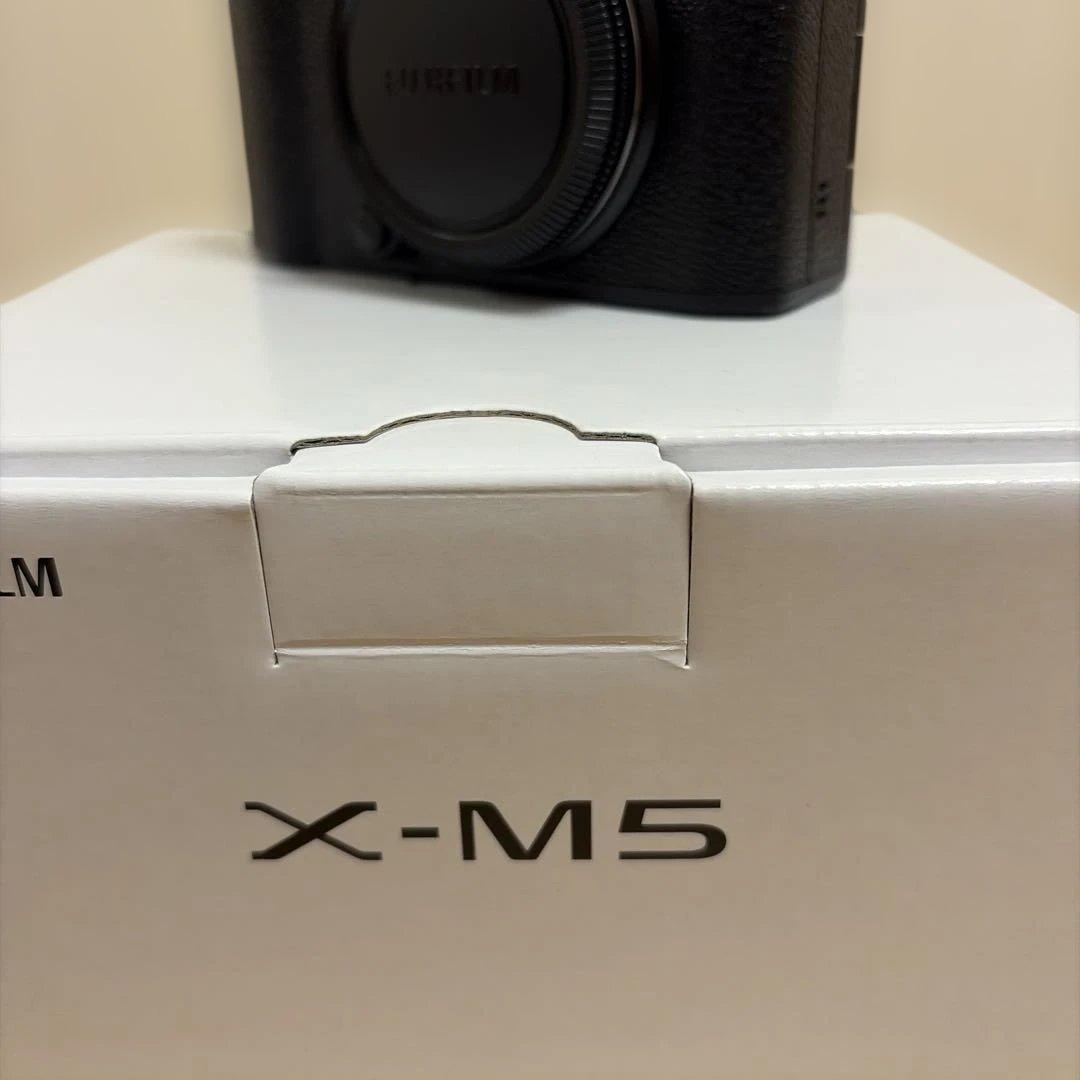 新同品【FUJIFILM】X-M5 ブラック本体