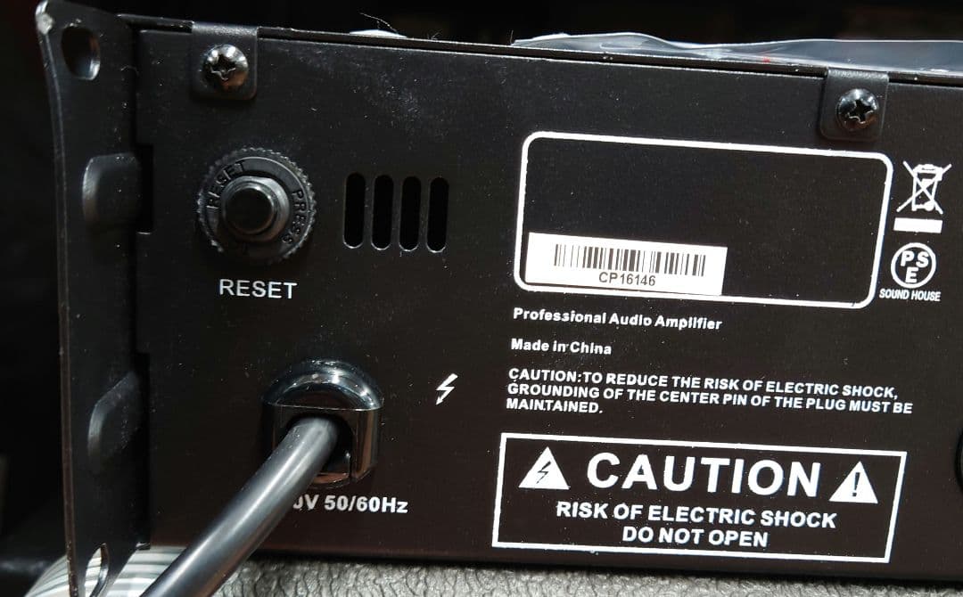 ■■CLASSIC PRO CPX2000 パワーアンプ