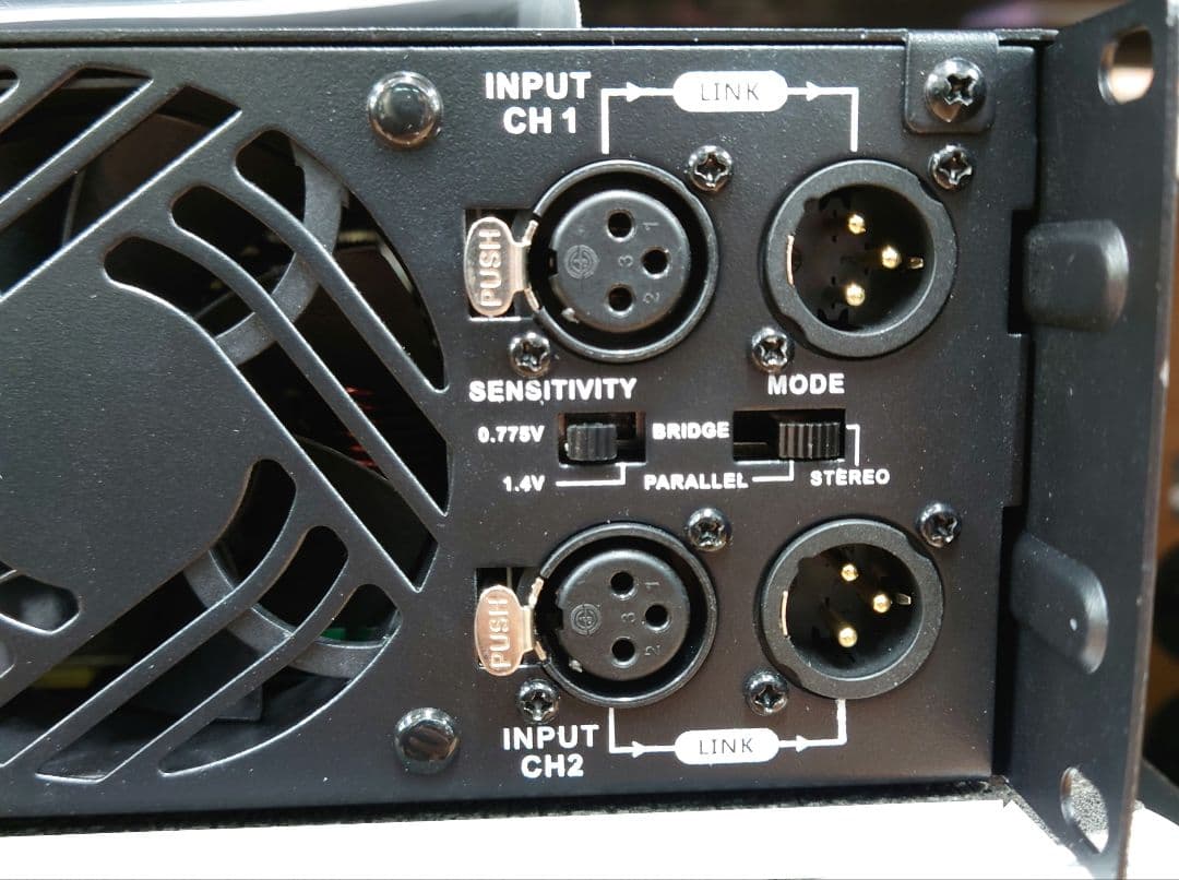 ■■CLASSIC PRO CPX2000 パワーアンプ