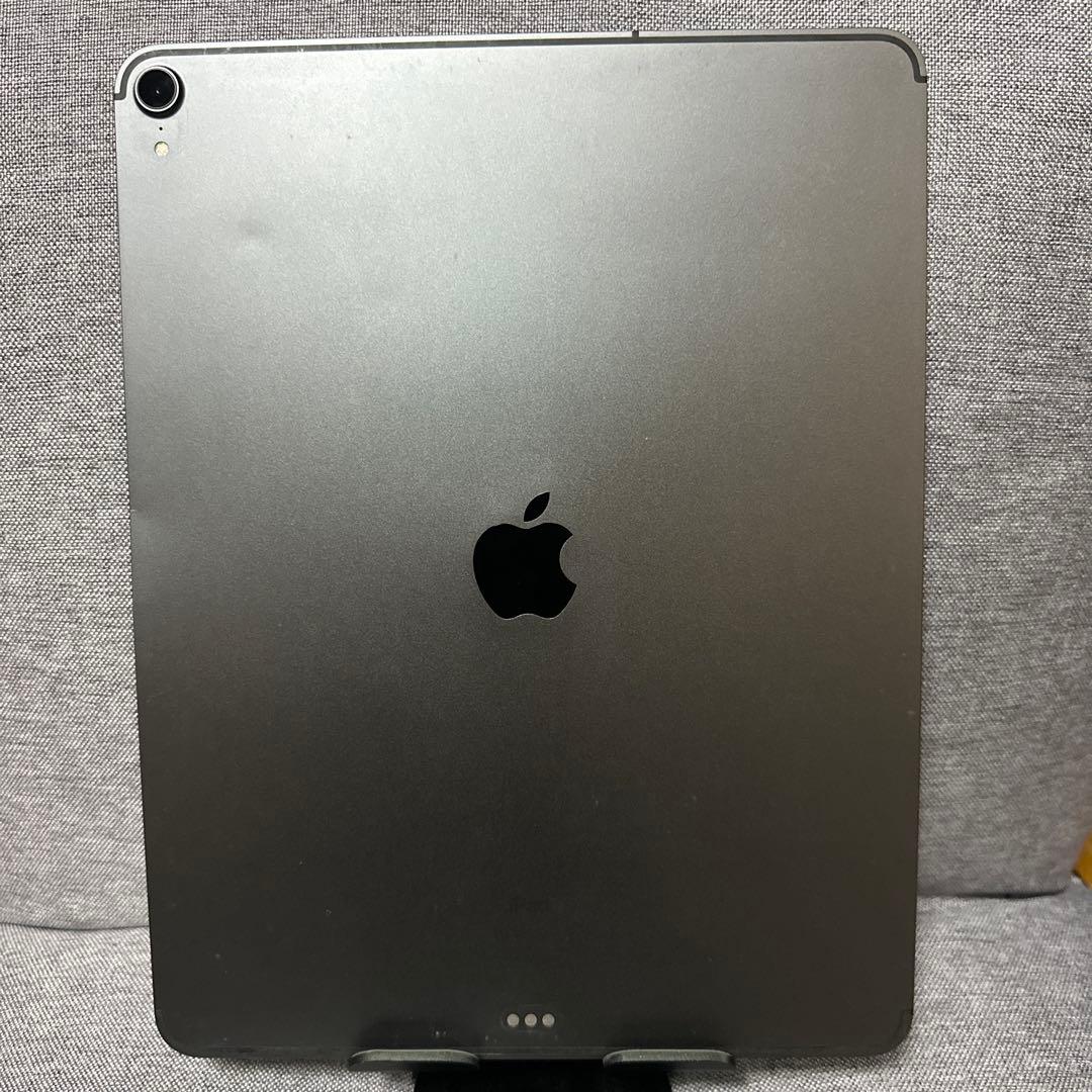 iPad Pro 12.9インチ (第3世代) スペースグレー