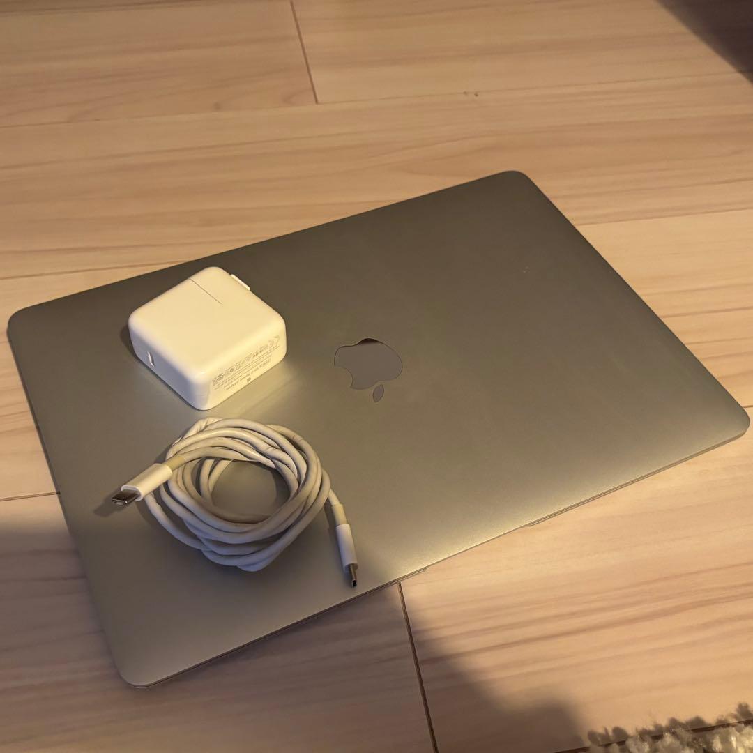 R*i様 MacBook Air 13インチ 2018 / 8GB / 500G