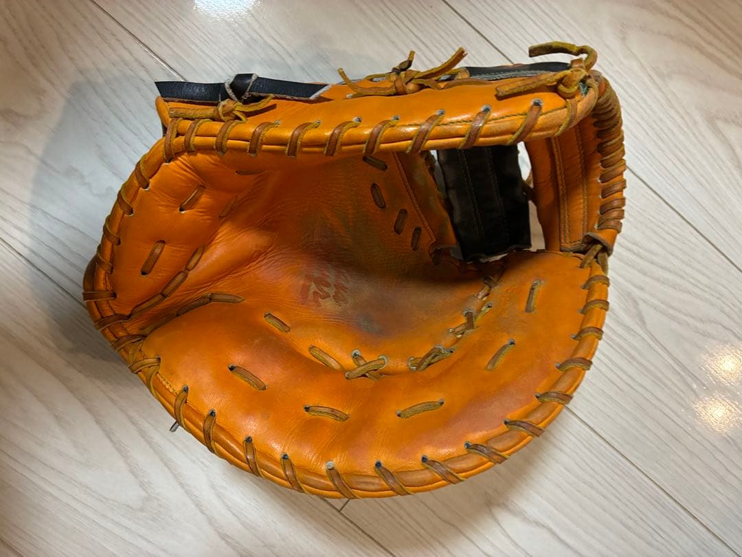 オレンジと黒のファーストミット X9 ザナックス